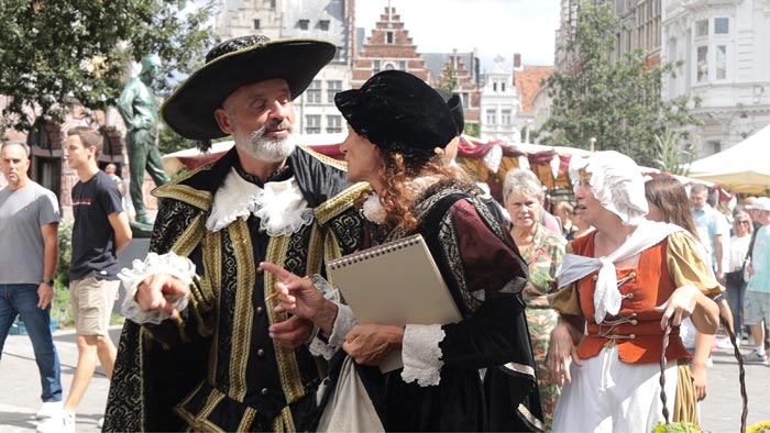 Peter Paul Rubens bezoekt 50ste Rubensmarkt in Antwerpen